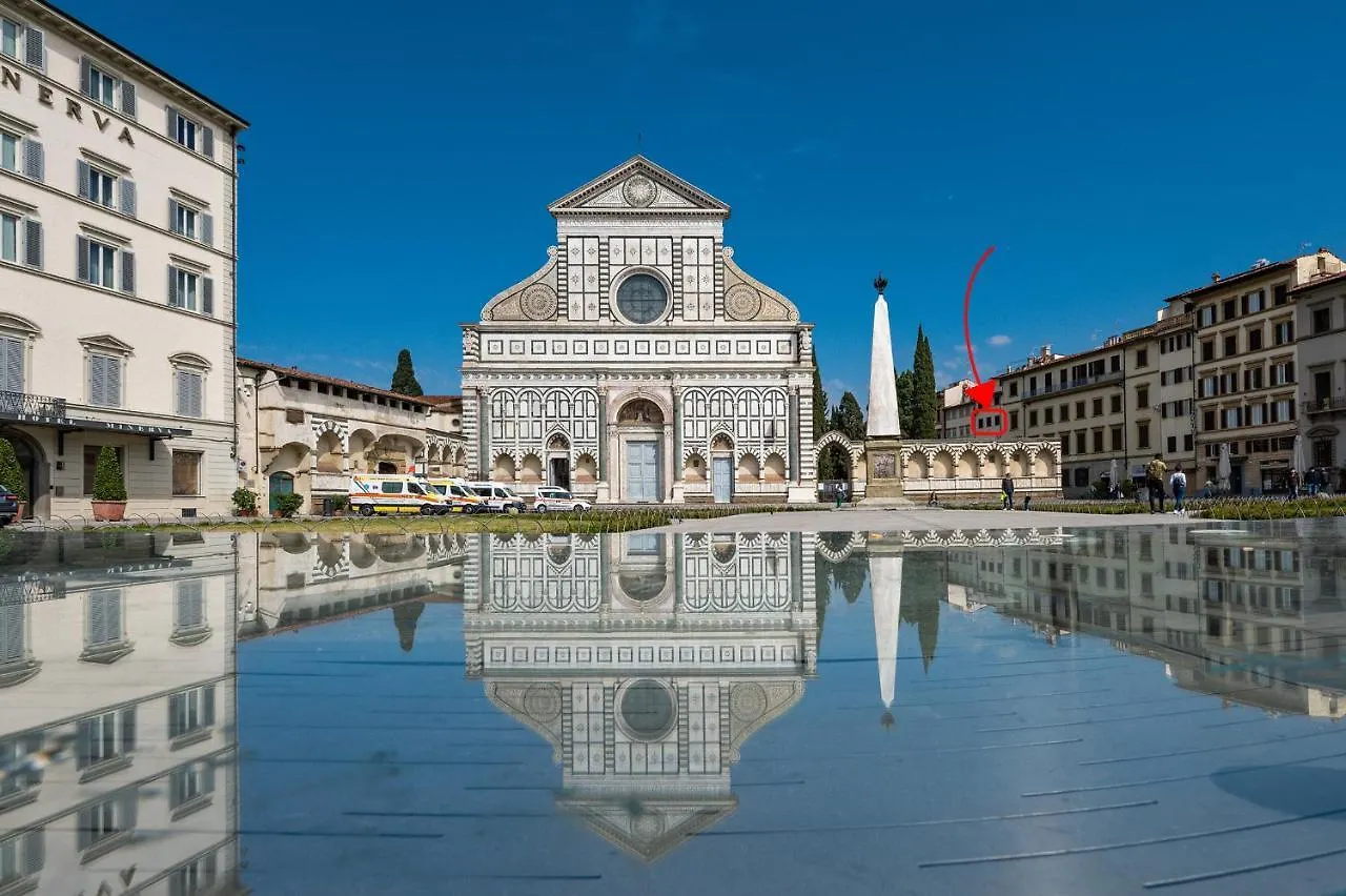 Via Avelli, 4 - Florence Charming Apartments - Delightful And Bright 3Rd-Floor Apartment Without Elevator, Overlooking One Of Florence'S Most Beautiful Squares, Exceptionally Located For Exploring The City