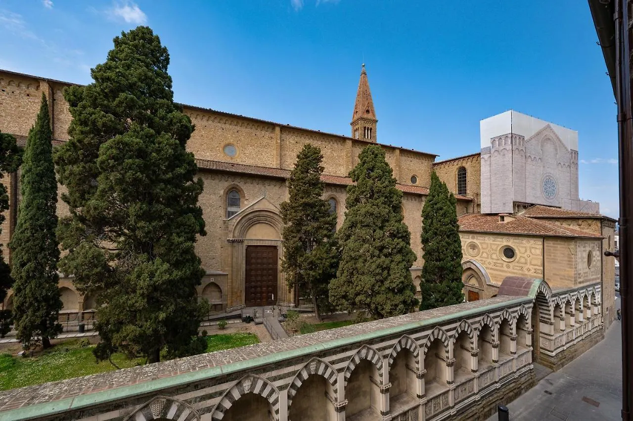 Via Avelli, 4 - Florence Charming Apartments - Delightful And Bright 3Rd-Floor Apartment Without Elevator, Overlooking One Of Florence'S Most Beautiful Squares, Exceptionally Located For Exploring The City 0*,  Itália
