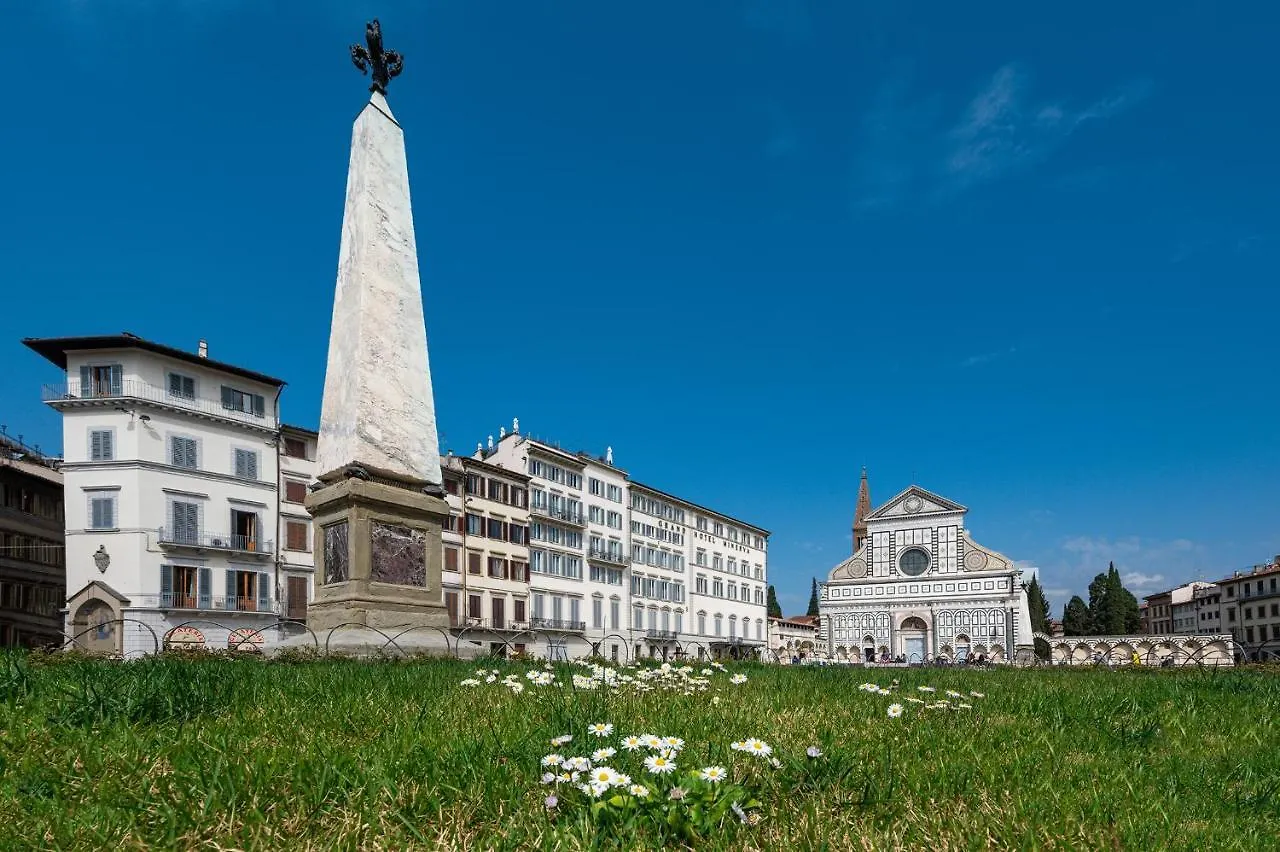 Via Avelli, 4 - Florence Charming Apartments - Delightful And Bright 3Rd-Floor Apartment Without Elevator, Overlooking One Of Florence'S Most Beautiful Squares, Exceptionally Located For Exploring The City 0*,